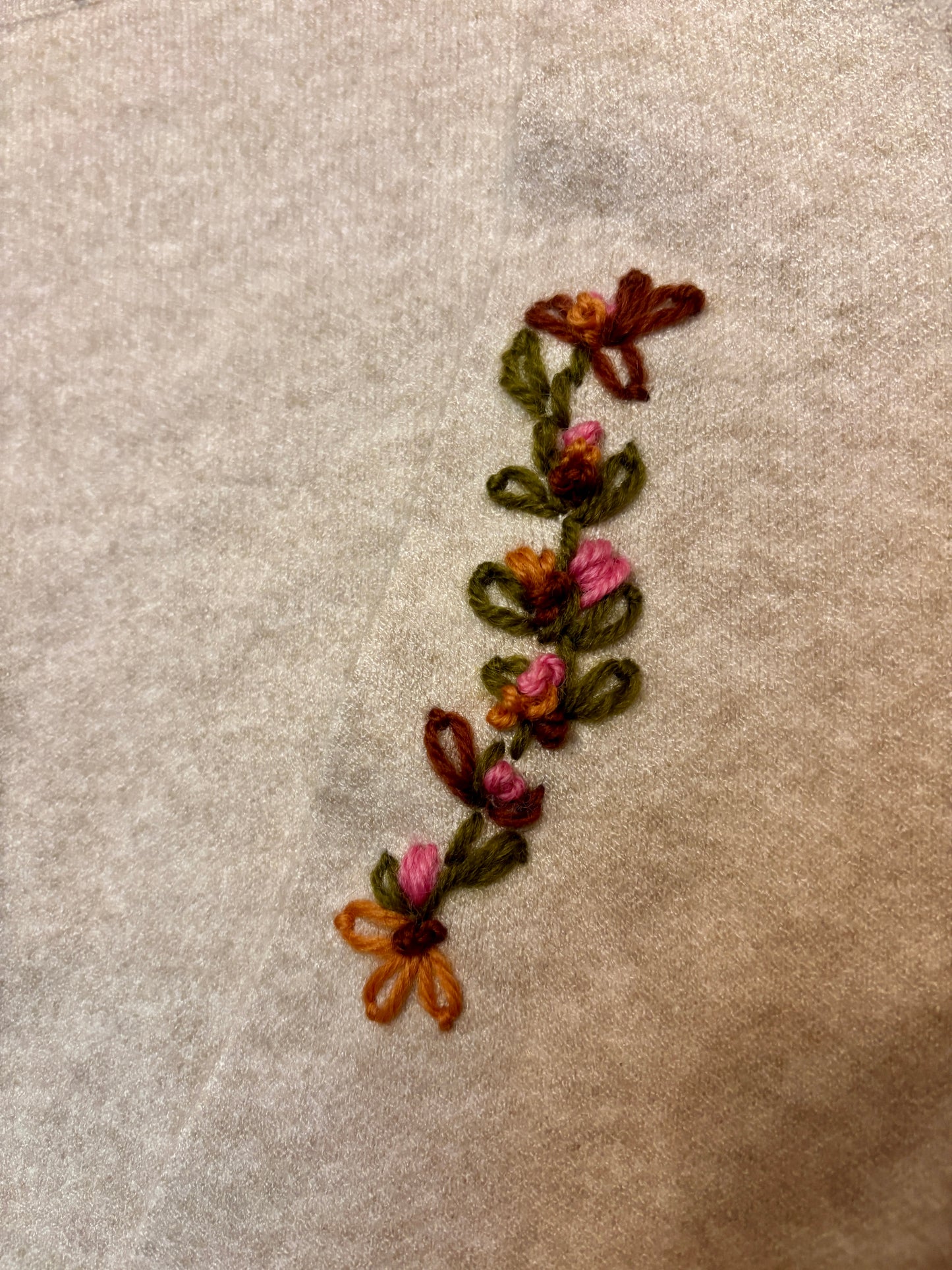 Gilet hand geborduurd