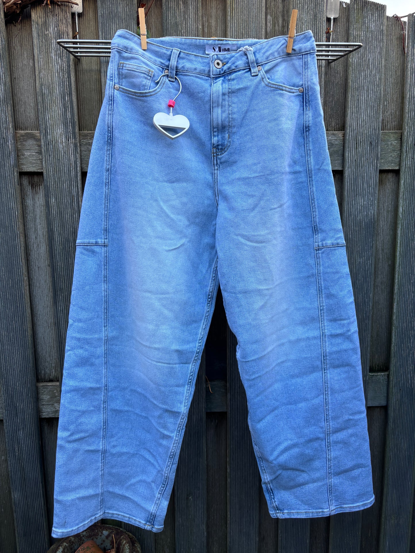 Barrel jeans