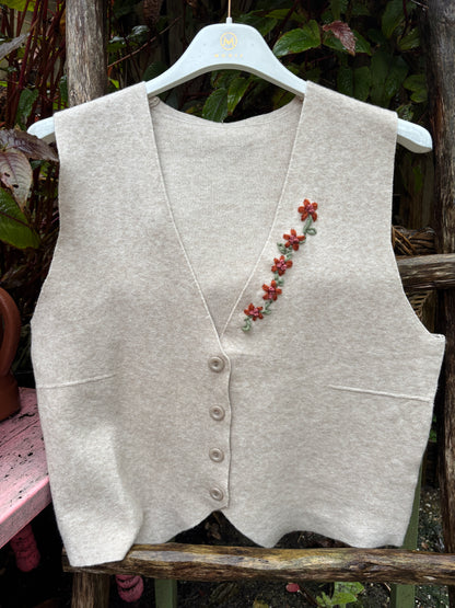 Gilet hand geborduurd