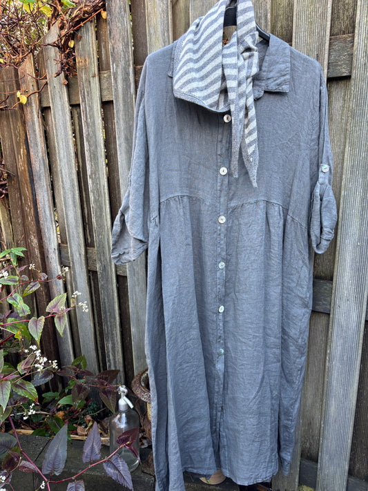 “Hinterland dress” linnen