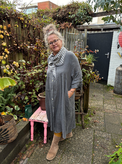 “Hinterland dress” linnen