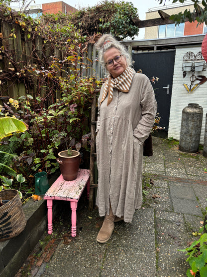 “Hinterland dress” linnen